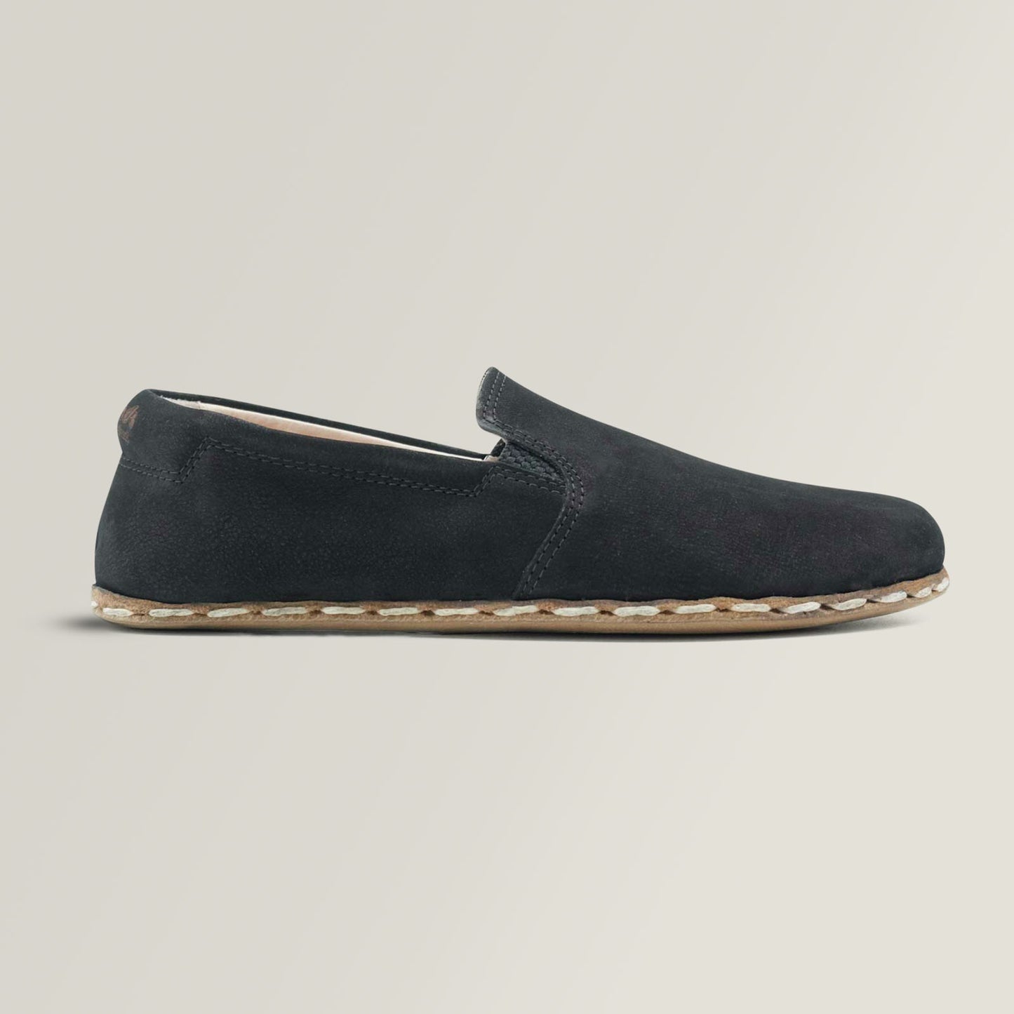 Black-carbon-casual-women-grounding-slip-ons