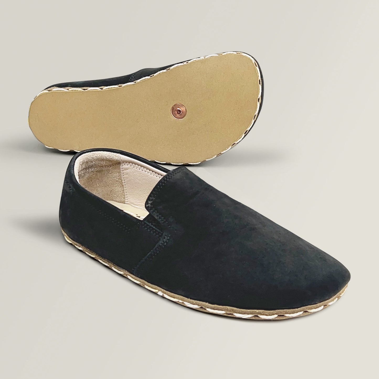Black-carbon-casual-women-grounding-slip-ons