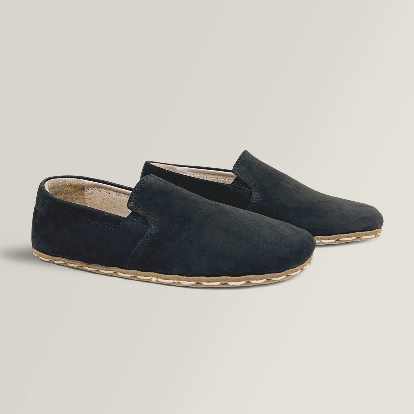 Black-carbon-casual-women-grounding-slip-ons