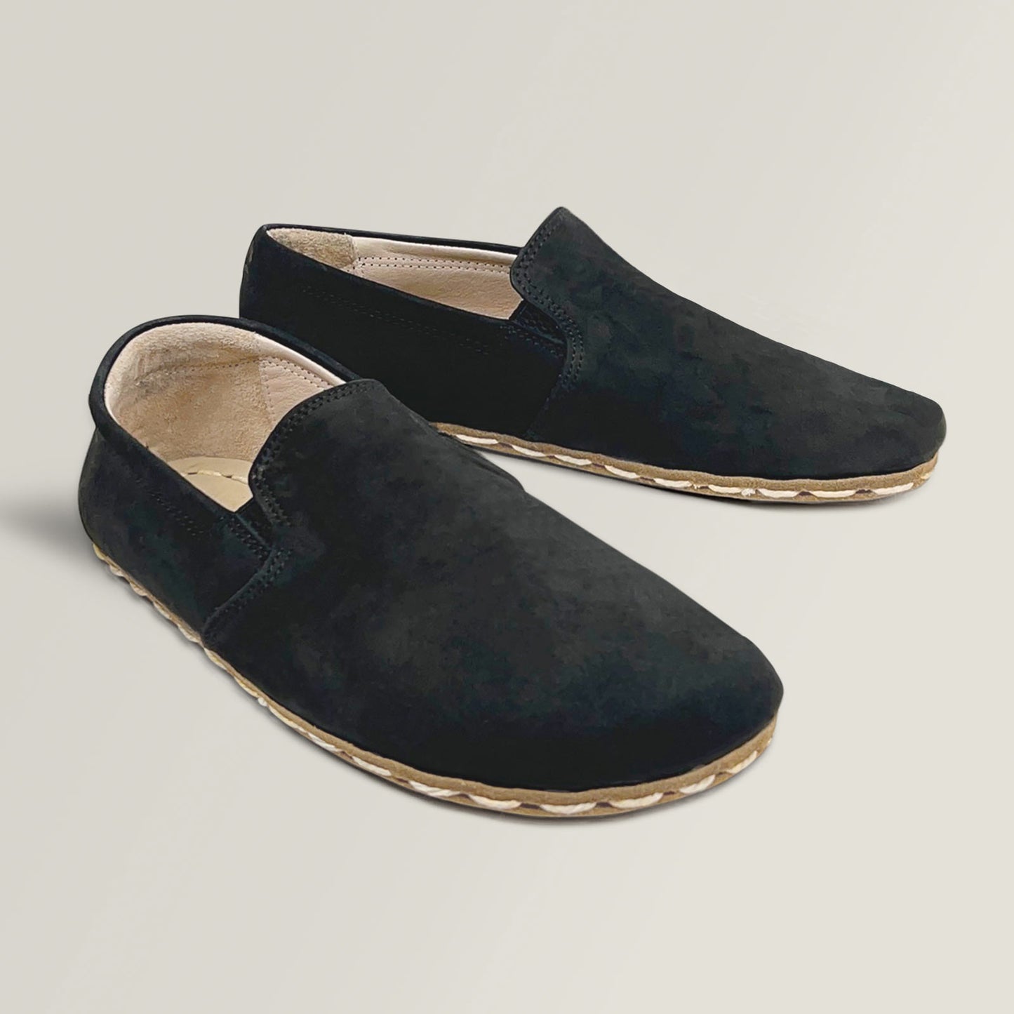 Black-carbon-casual-women-grounding-slip-ons