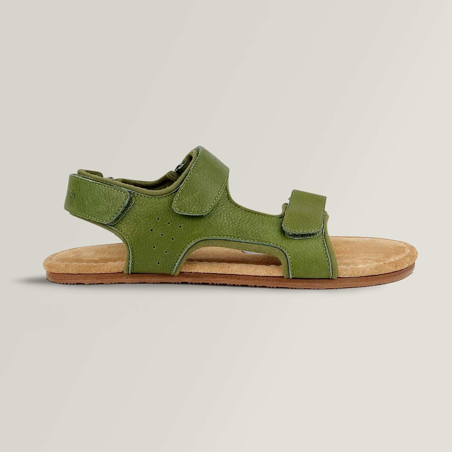 Nori-Grounding_gravel_trail_sandals