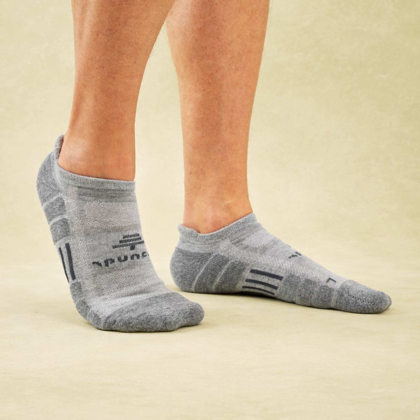 Grey-Groundz_Barefoot_grounding socks