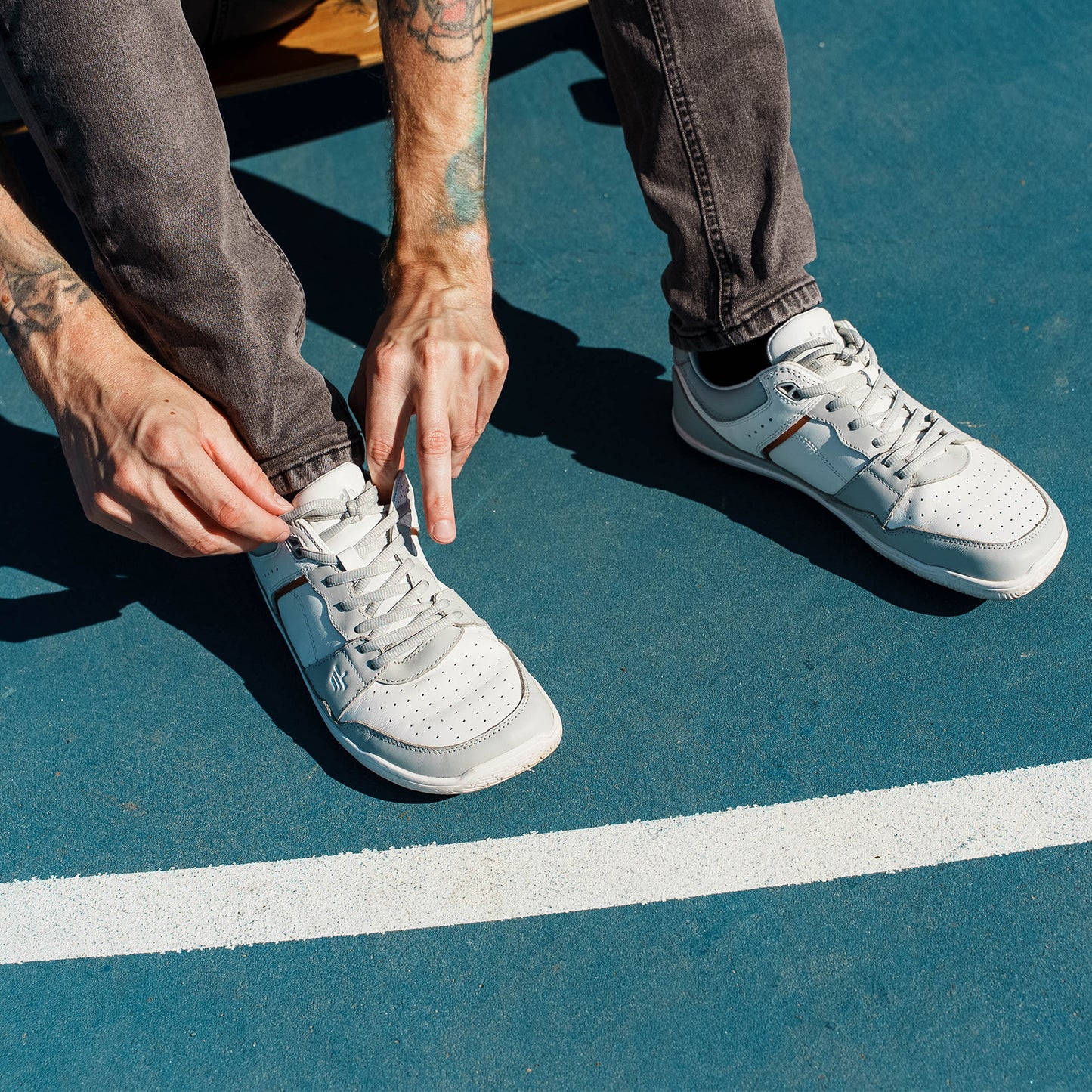 Moondust-
AION-model-wearing-grounding-sneakers