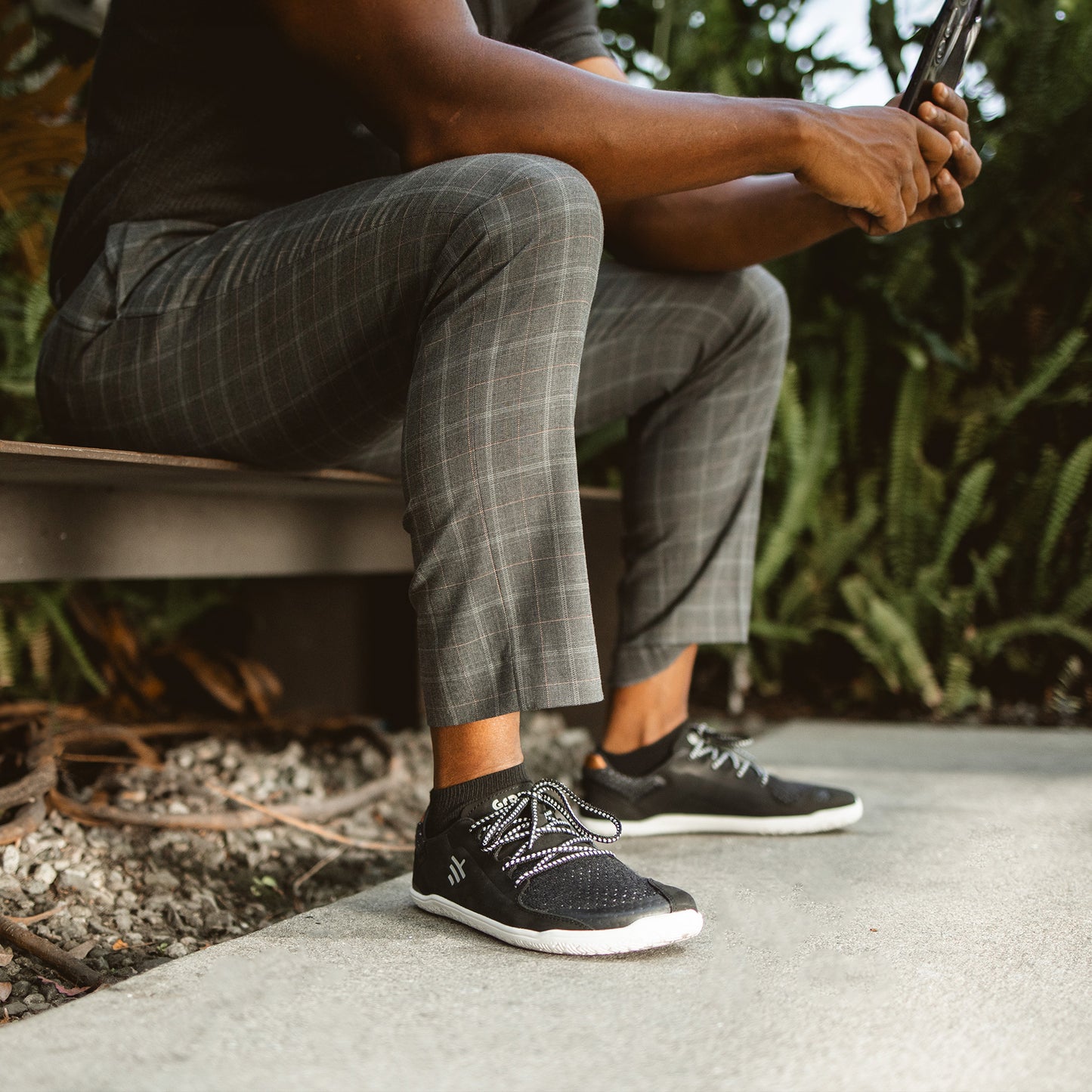 Midnight-
bios-mens-grounding-sneakers